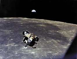 nasaearthrise2.jpg (16229 bytes)